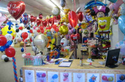 Realer Shop für Luftballons auf 1000m² Fläche